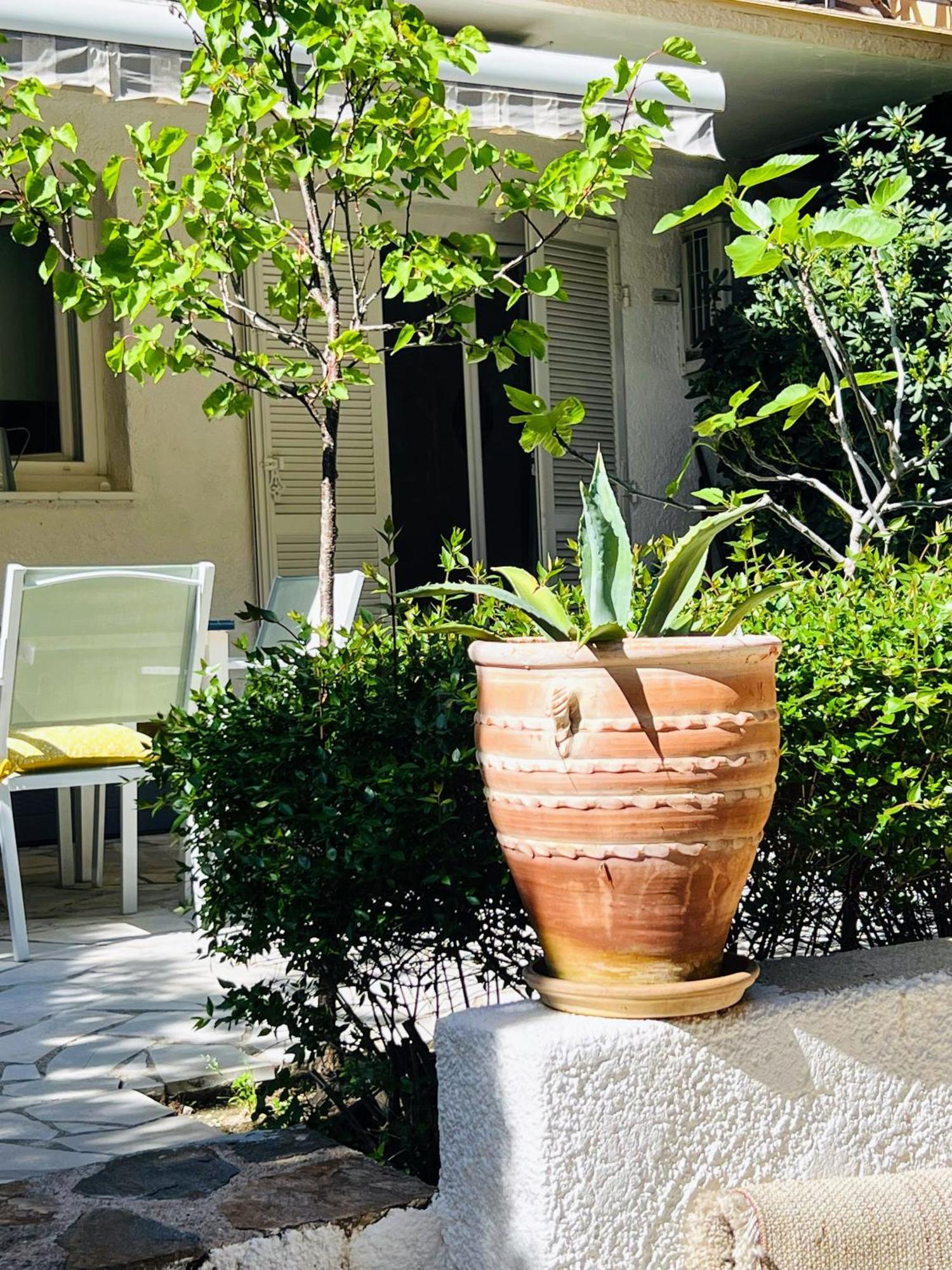 Superbe Appartement Avec Terrasse Jardin Et Parking Prive Saint-Tropez Exterior foto