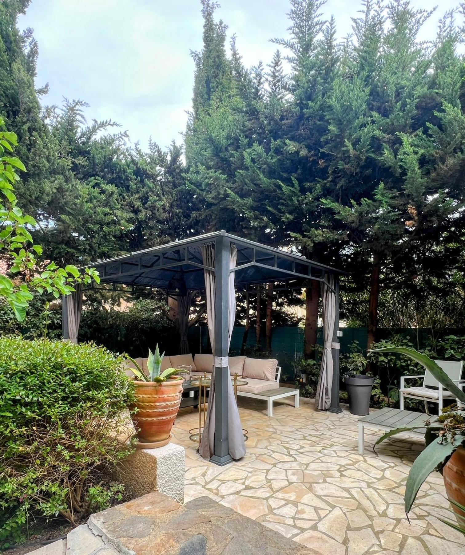 Superbe Appartement Avec Terrasse Jardin Et Parking Prive Saint-Tropez Exterior foto