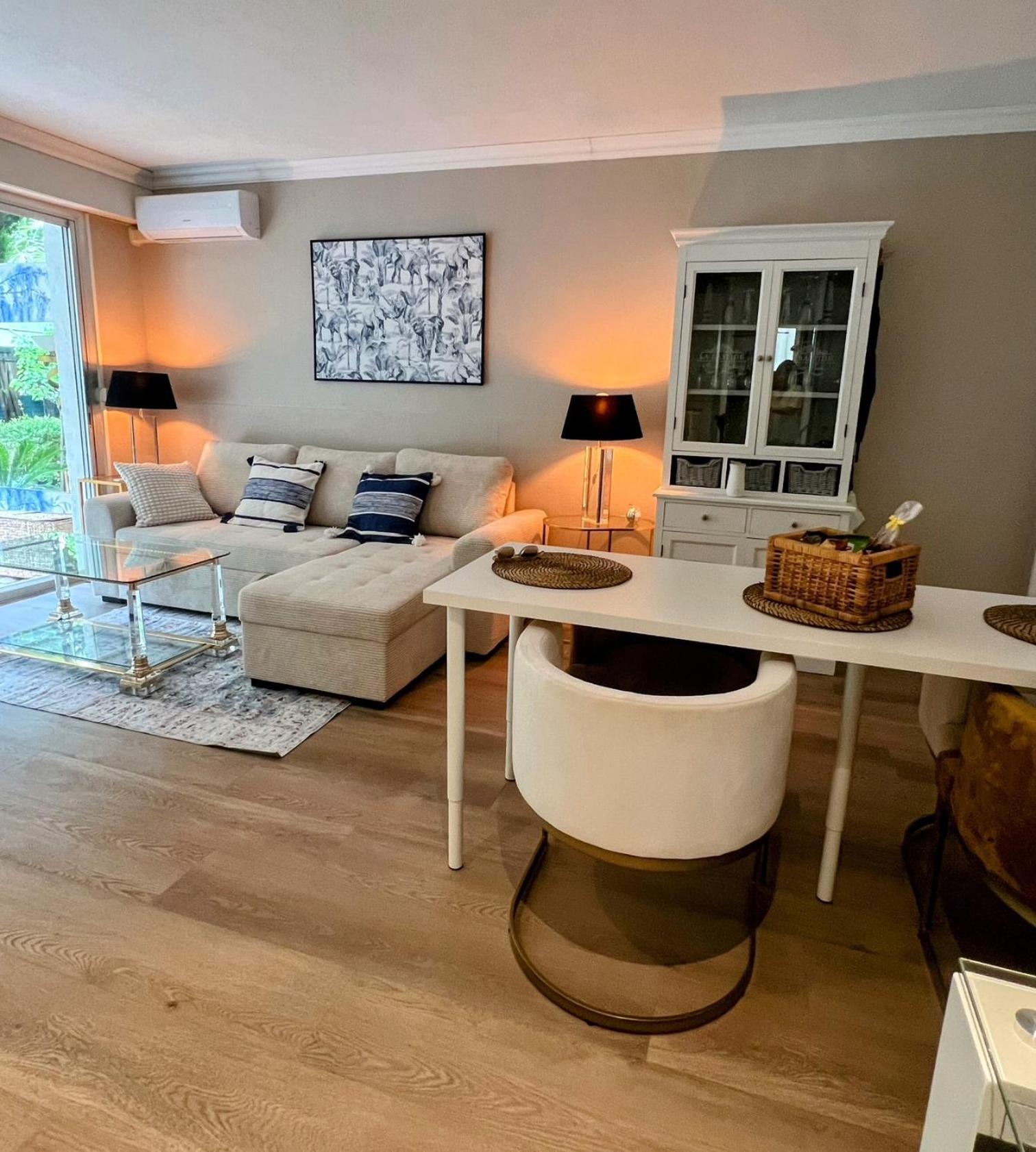 Superbe Appartement Avec Terrasse Jardin Et Parking Prive Saint-Tropez Exterior foto